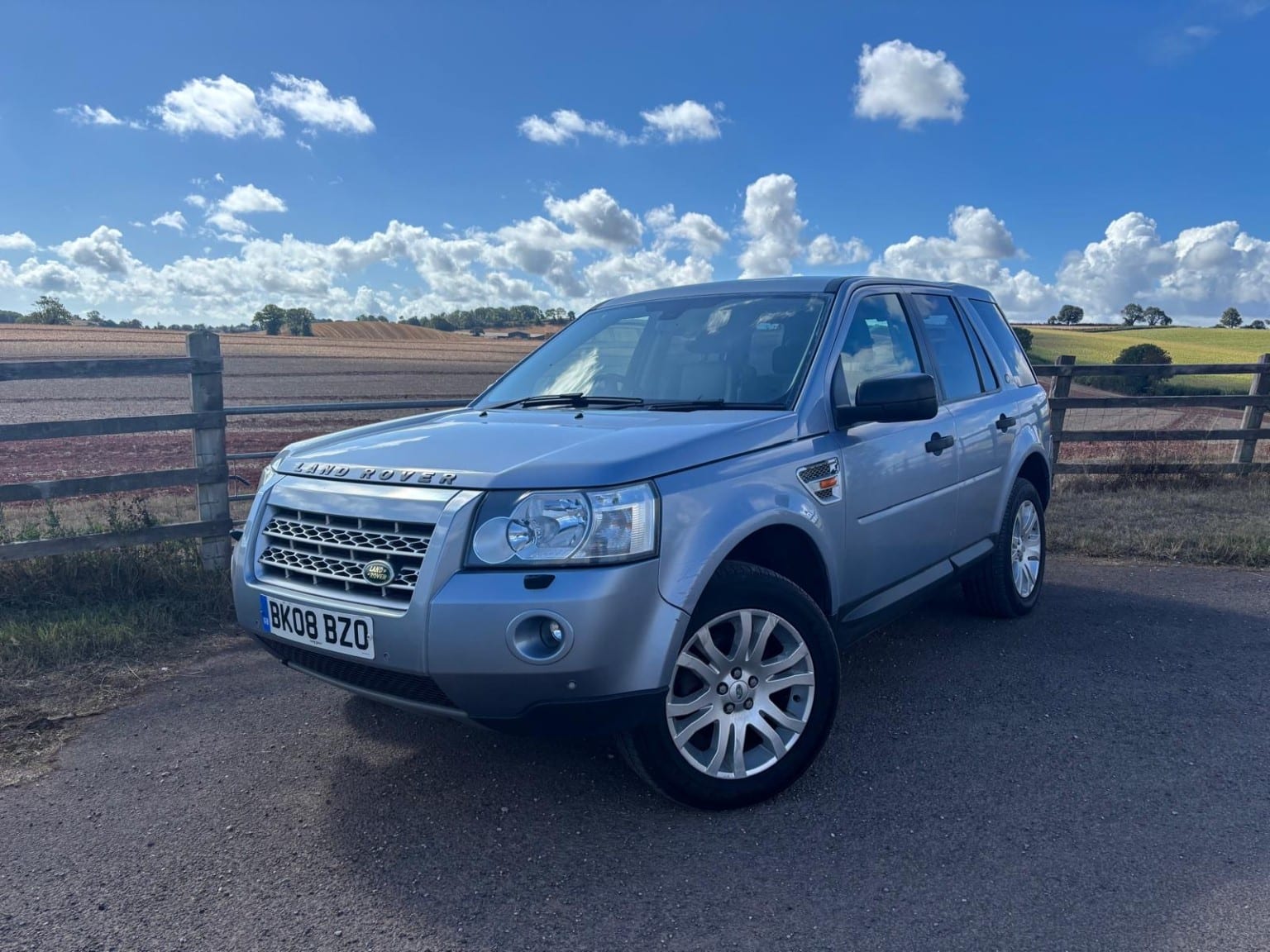 Land Rover Freelander 2 - image 1 of 18