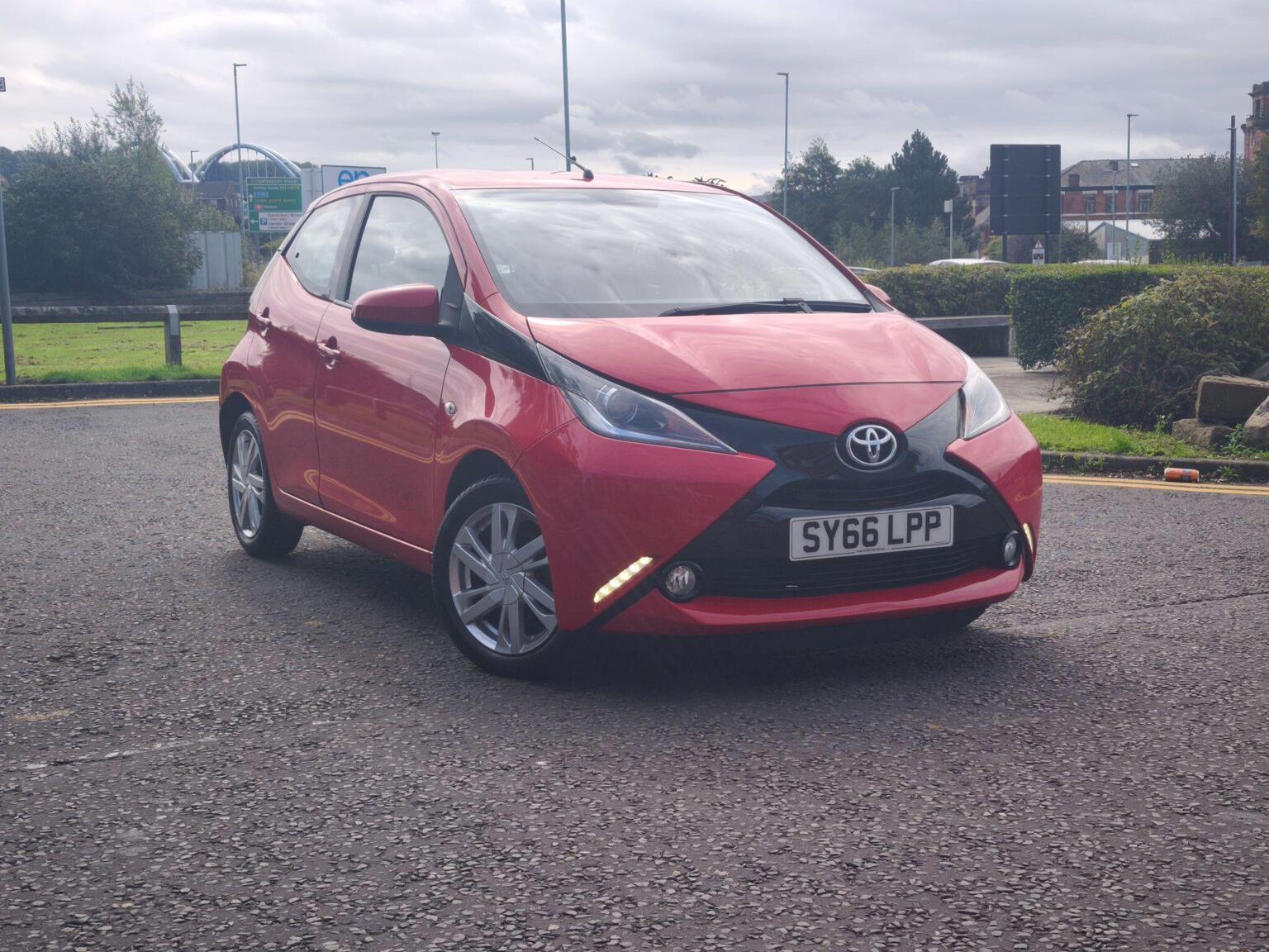 Toyota Aygo - image 1 of 32