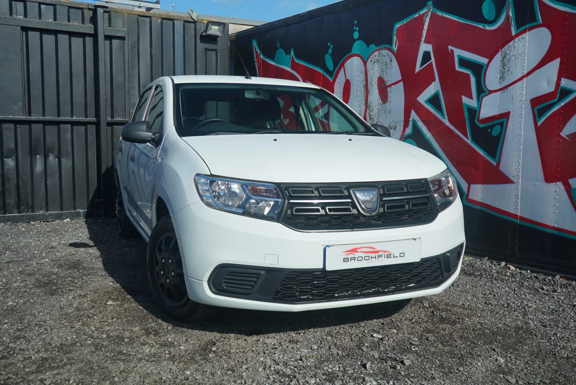 Dacia Sandero - image 1 of 82