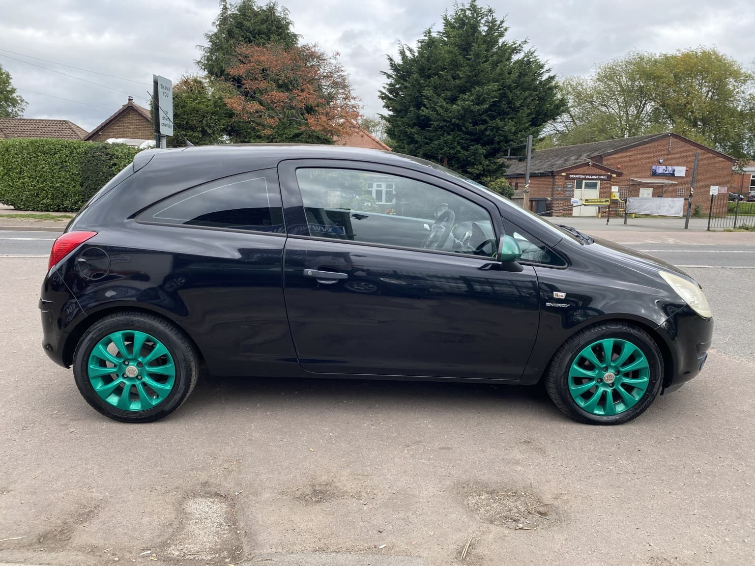 Vauxhall Corsa - image 1 of 6