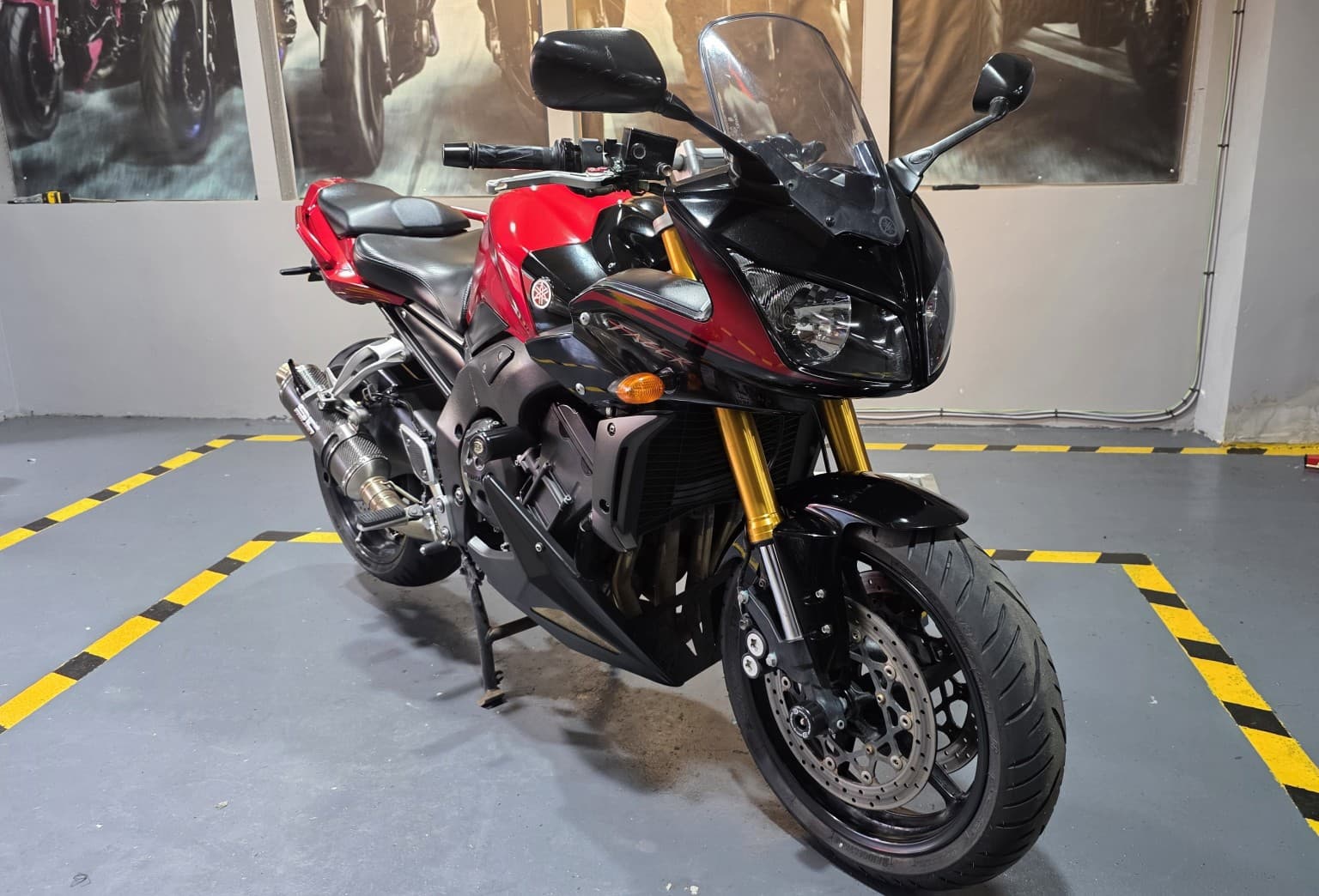 Yamaha FZ1 - image 1 of 26