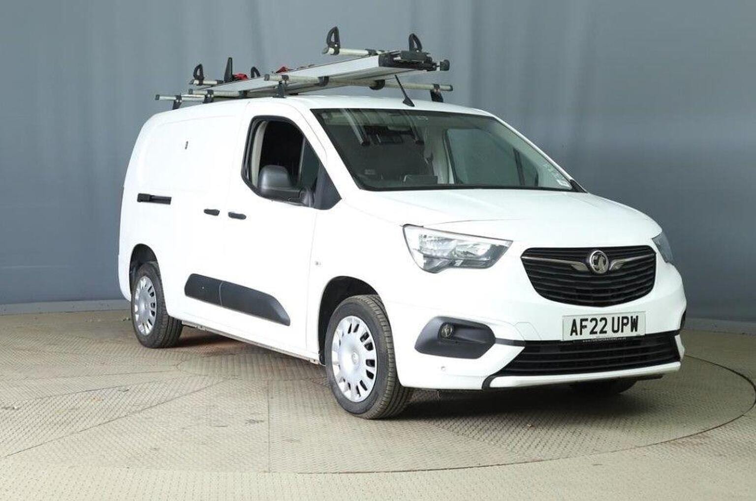 VAUXHALL COMBO - image 1 of 12