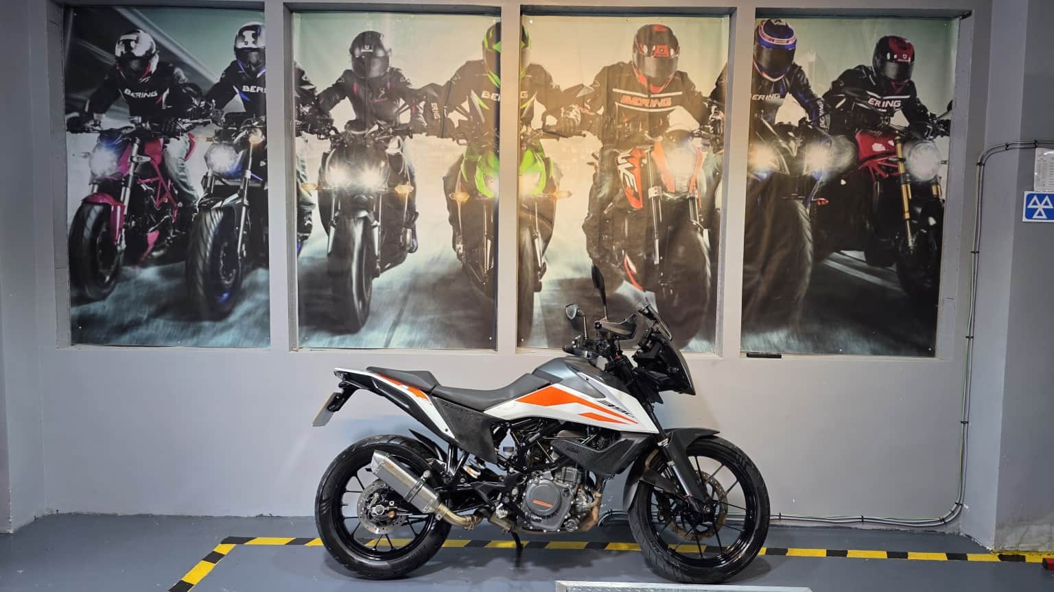 KTM 390 Adventure - image 1 of 31