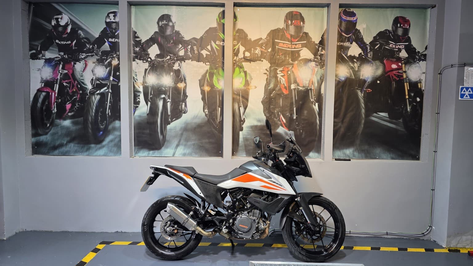 KTM 390 Adventure - image 1 of 31