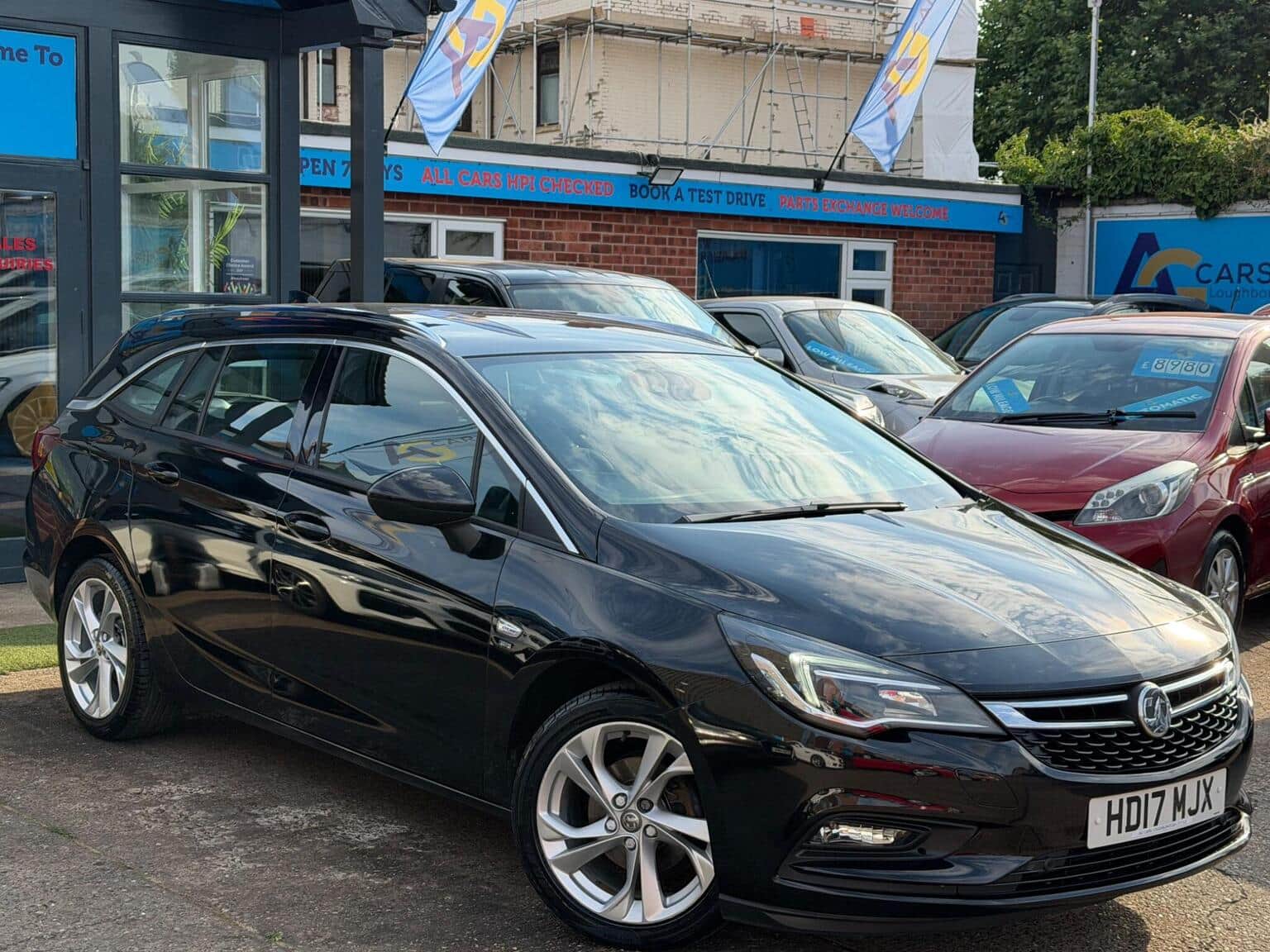 Vauxhall Astra - image 1 of 57