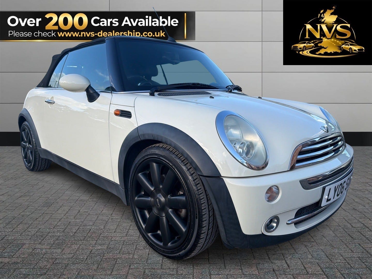 MINI Convertible - image 1 of 13