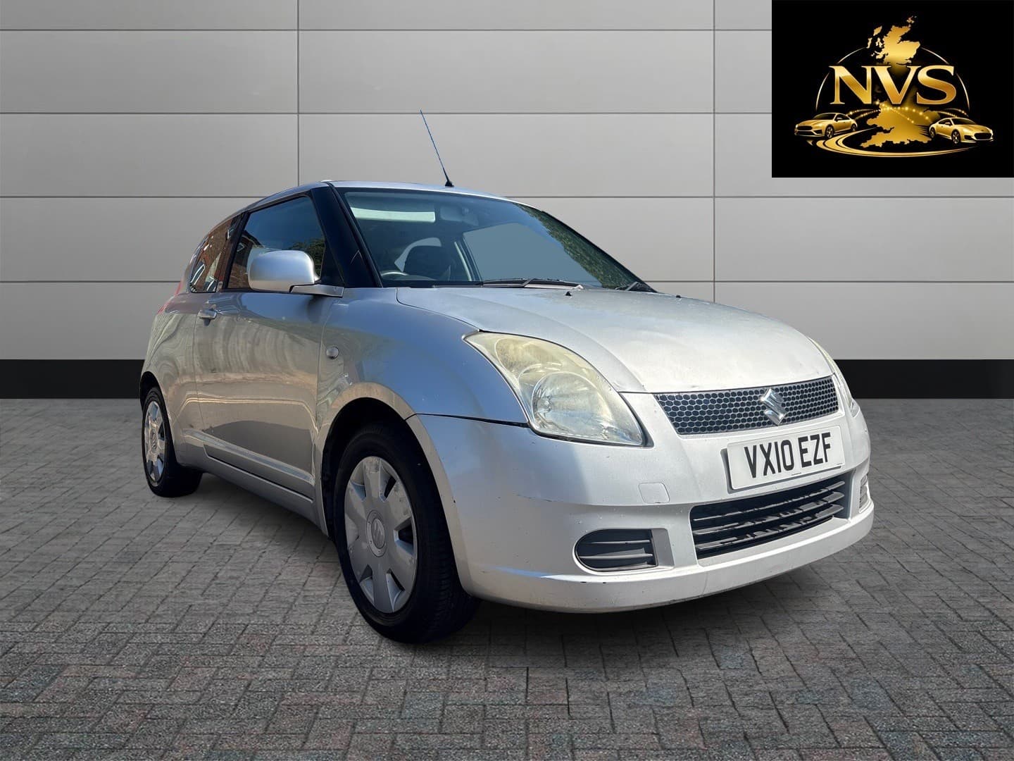 Suzuki Swift - image 1 of 12