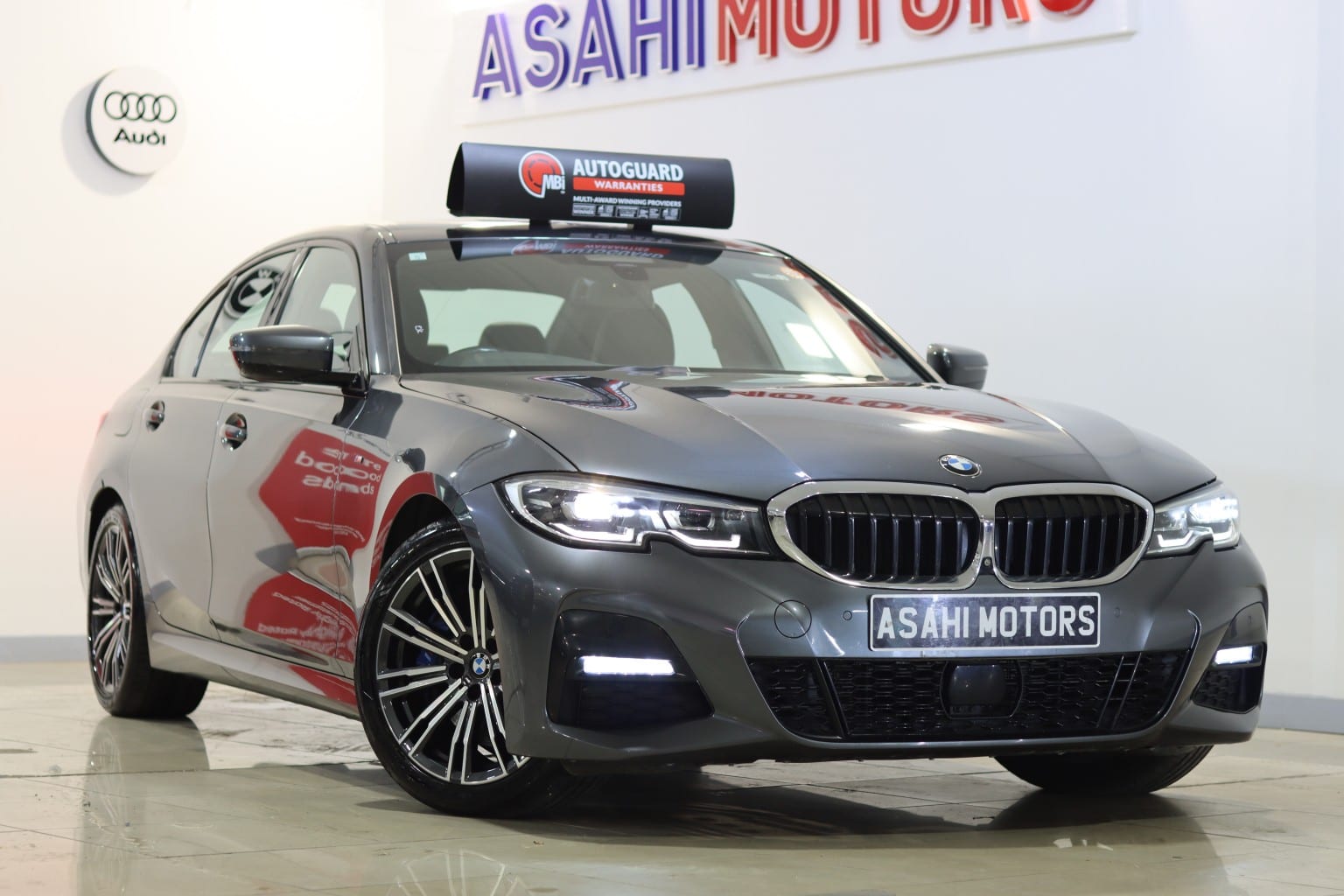 BMW 3 Series - image 1 of 39