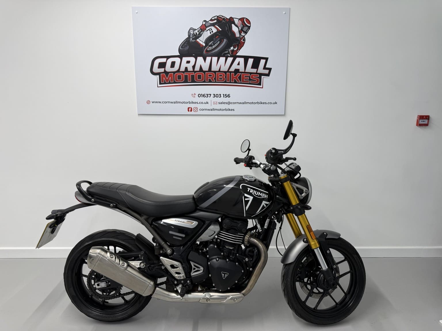 Triumph Speed 400 - image 1 of 21