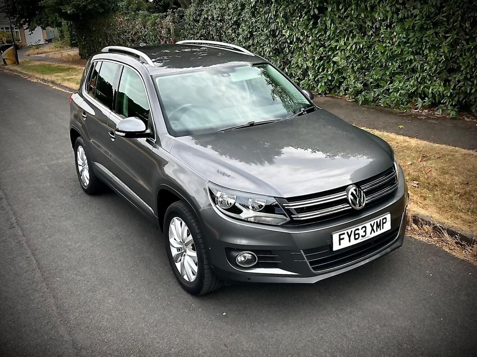 Volkswagen Tiguan - image 1 of 78