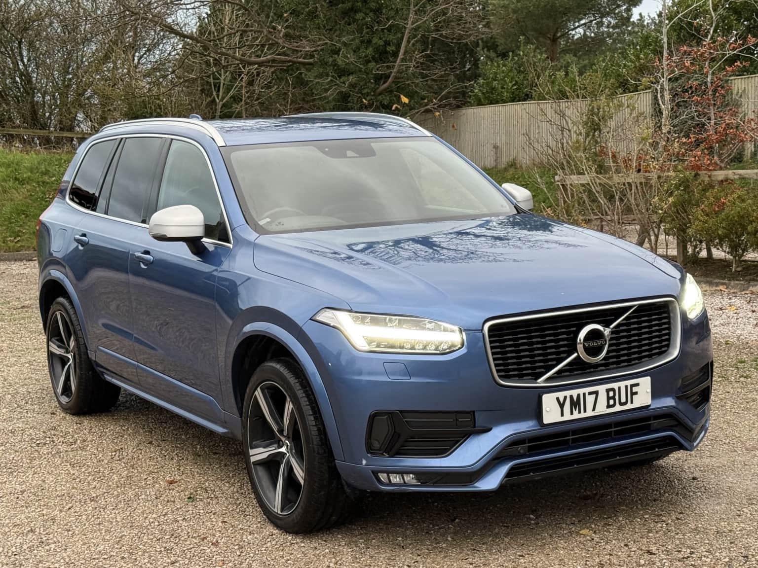 Volvo XC90 - image 1 of 22