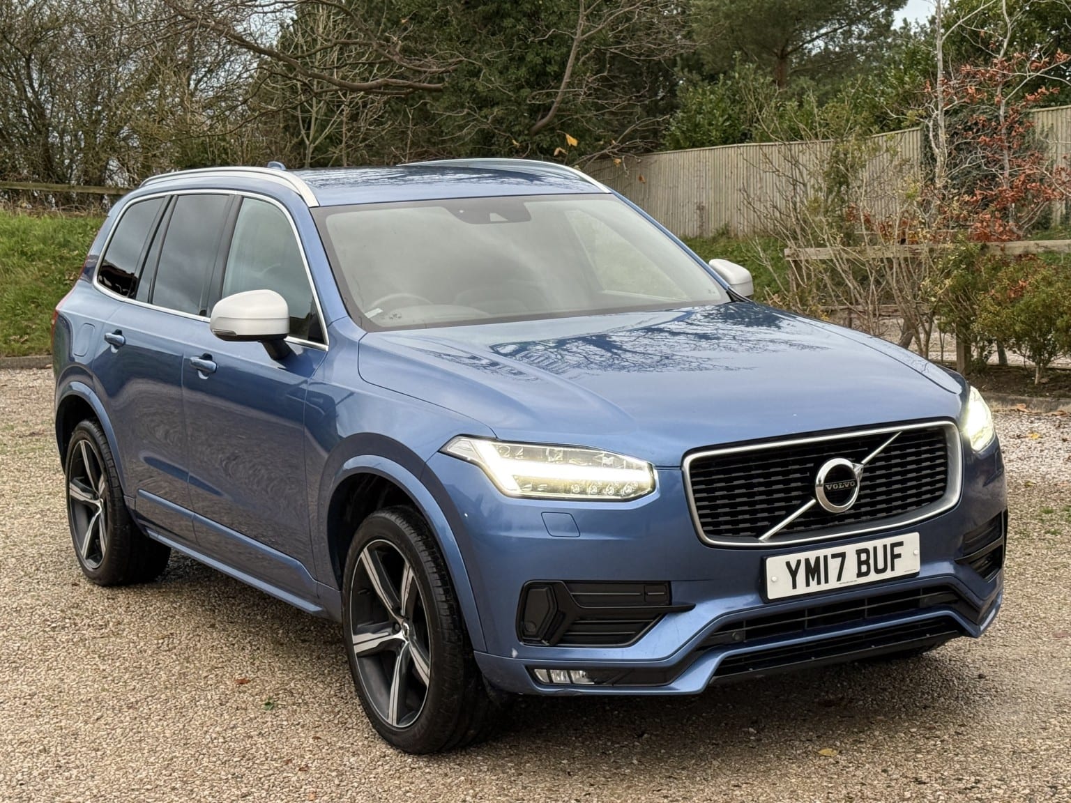 Volvo XC90 - image 1 of 22