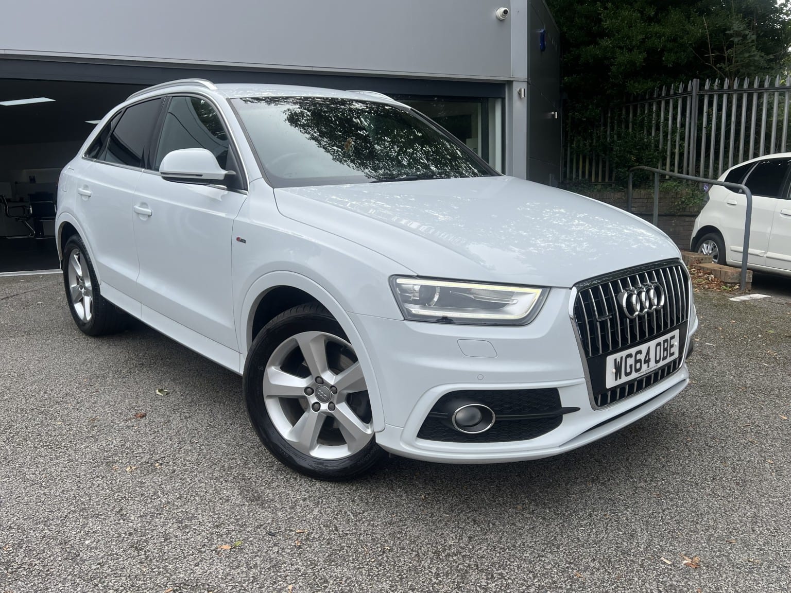 Audi Q3 - image 1 of 19