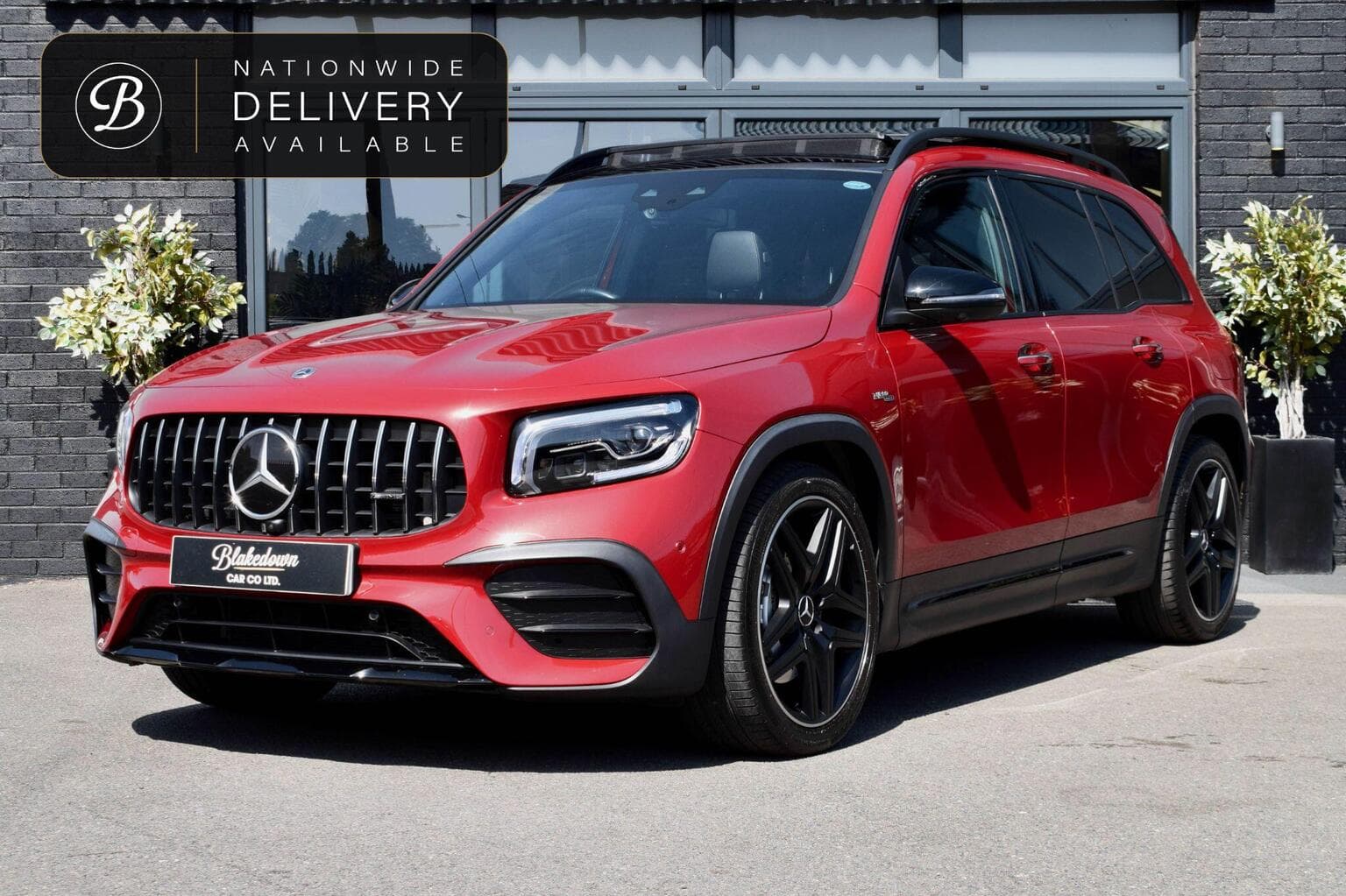 2021 Mercedes-Benz GLB 2.0 GLB35 AMG (Premium Plus) 8G-DCT — photo 1 of 57