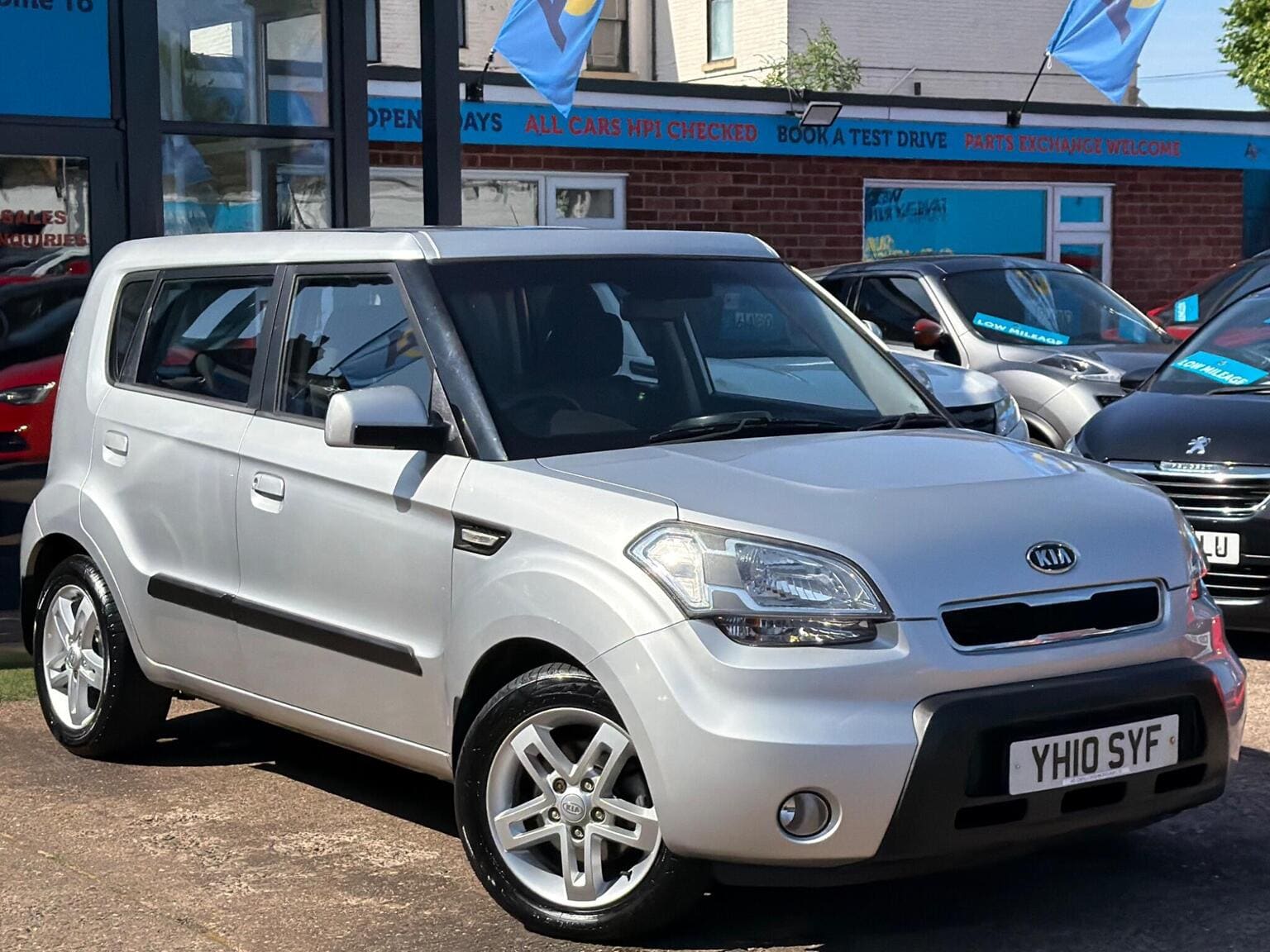 Kia Soul - image 1 of 61