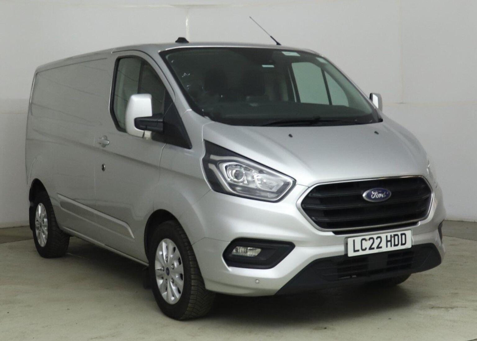2022 Ford Transit Custom 2.0 280 EcoBlue Limited L1 H1 Euro 6 in silver — photo 1 of 9