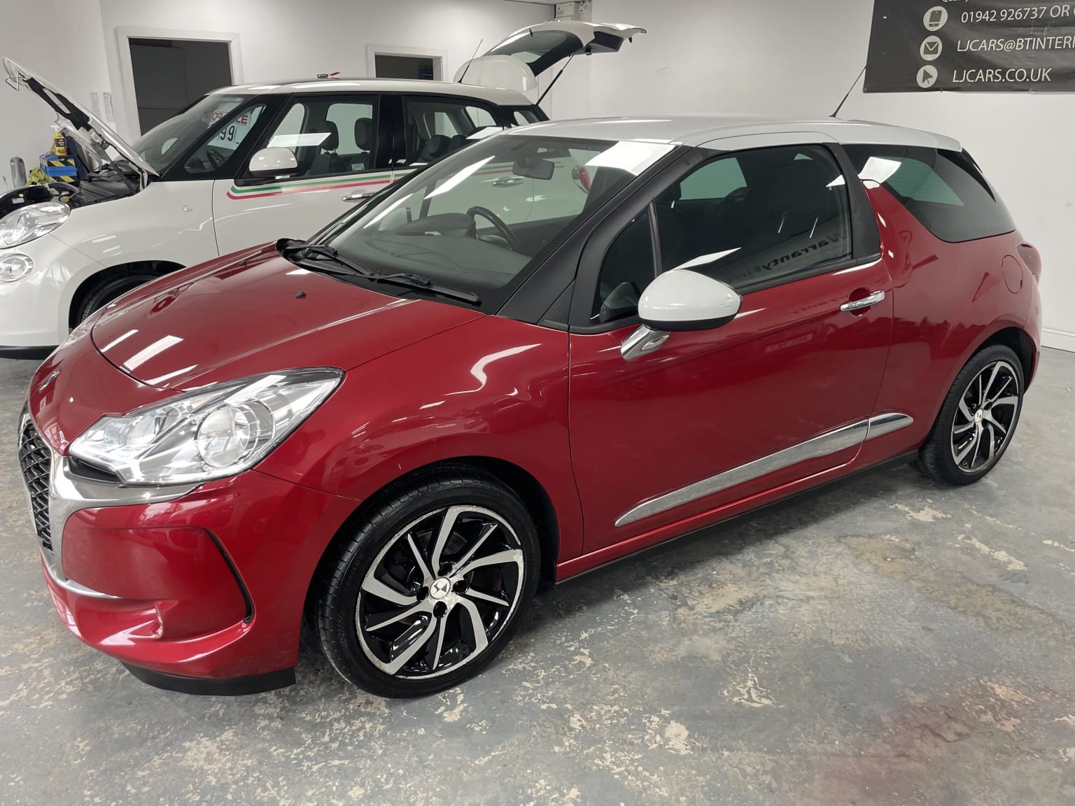 DS Automobiles DS 3 - image 1 of 16