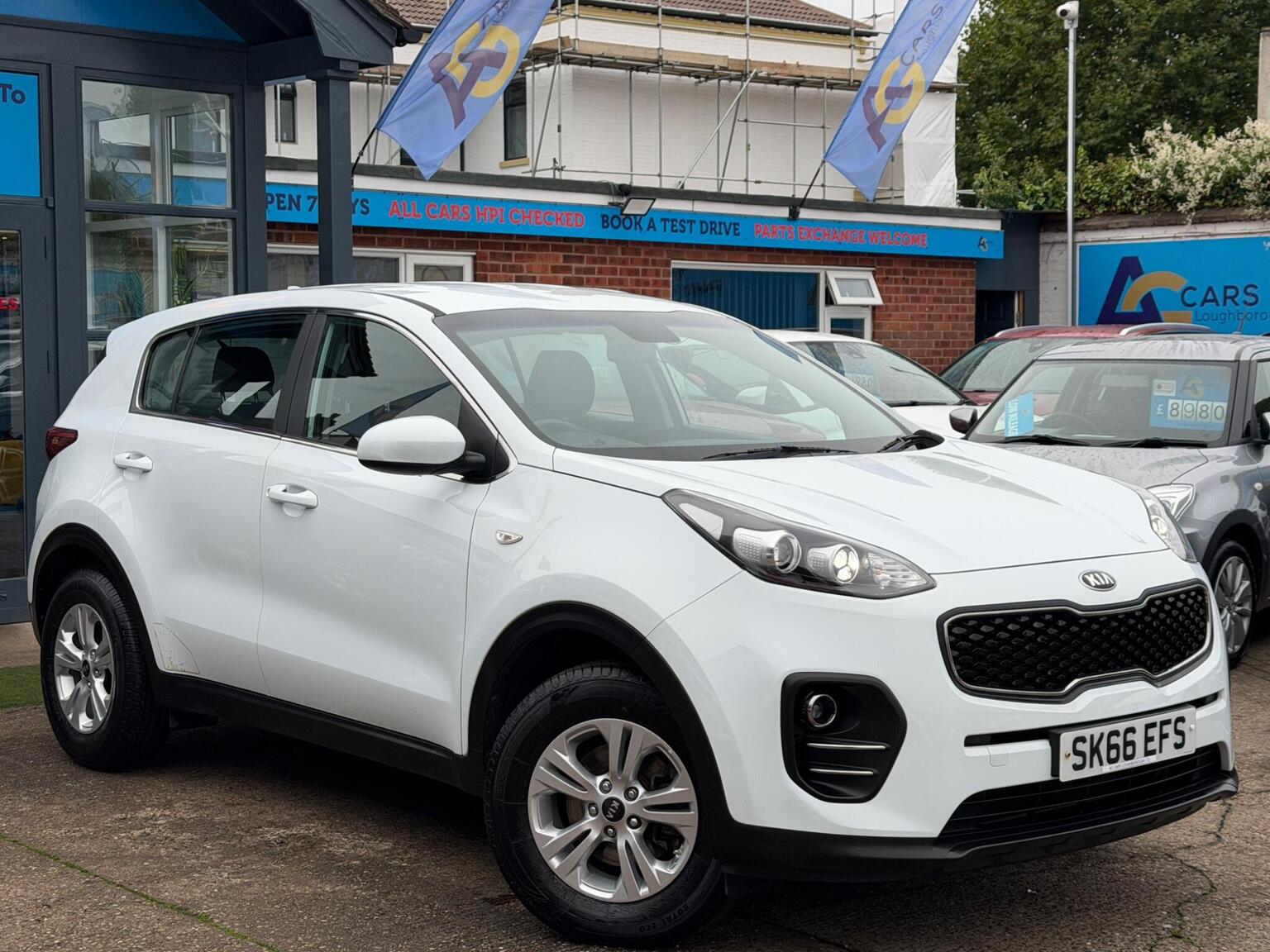 2016 Kia Sportage 1.6 GDi 1 Euro 6 5dr in white — photo 1 of 70