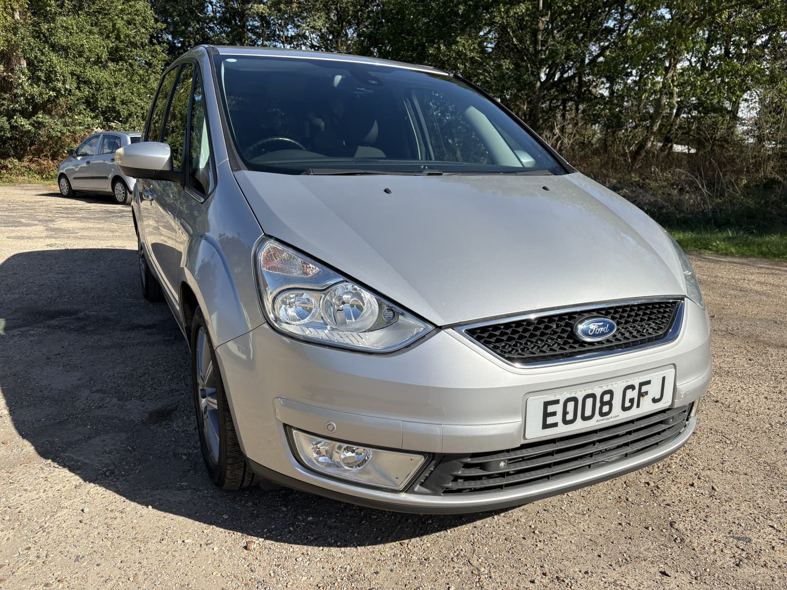 Ford Galaxy - image 1 of 36
