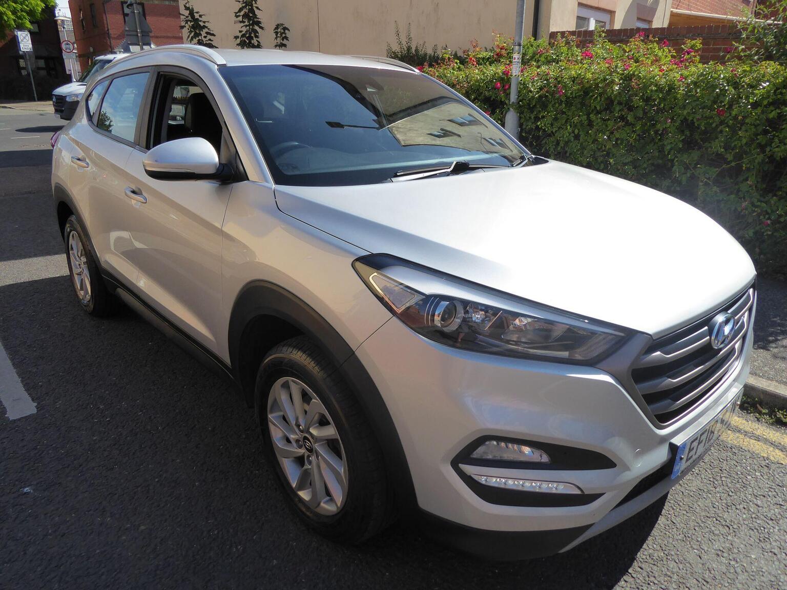 Hyundai Tucson - image 1 of 23