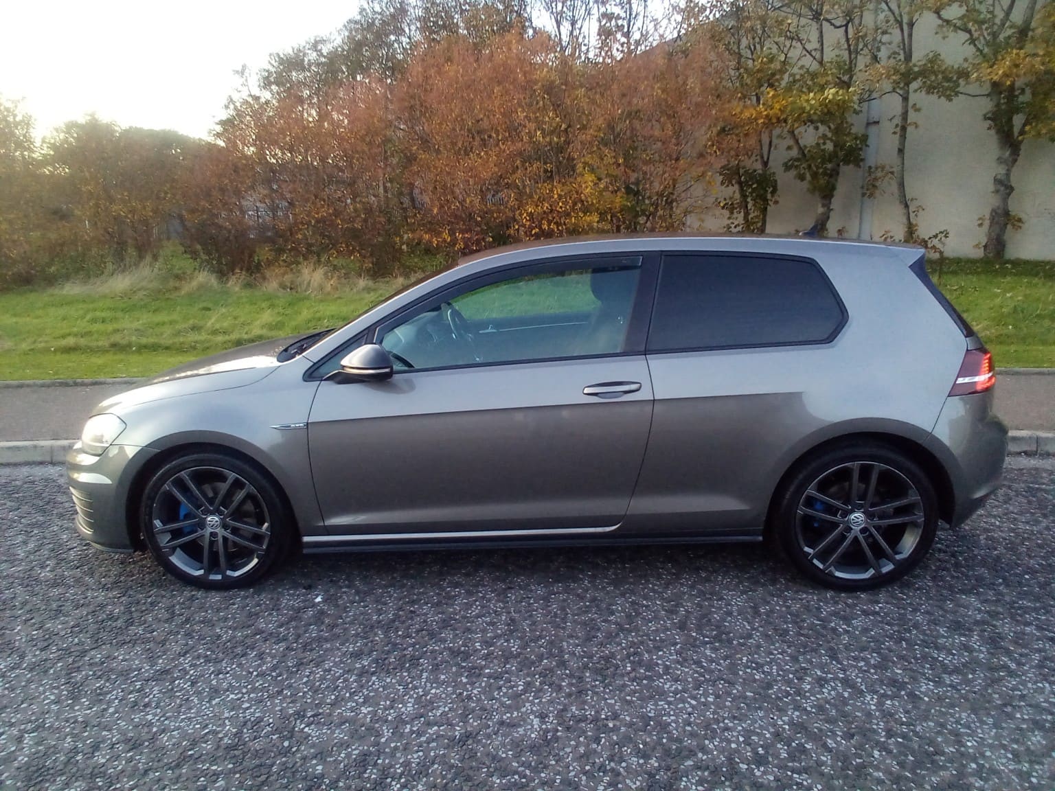2017 Volkswagen Golf GTD DSG AUTO 2.0 TDI BlueMotion Tech in grey — photo 1 of 17