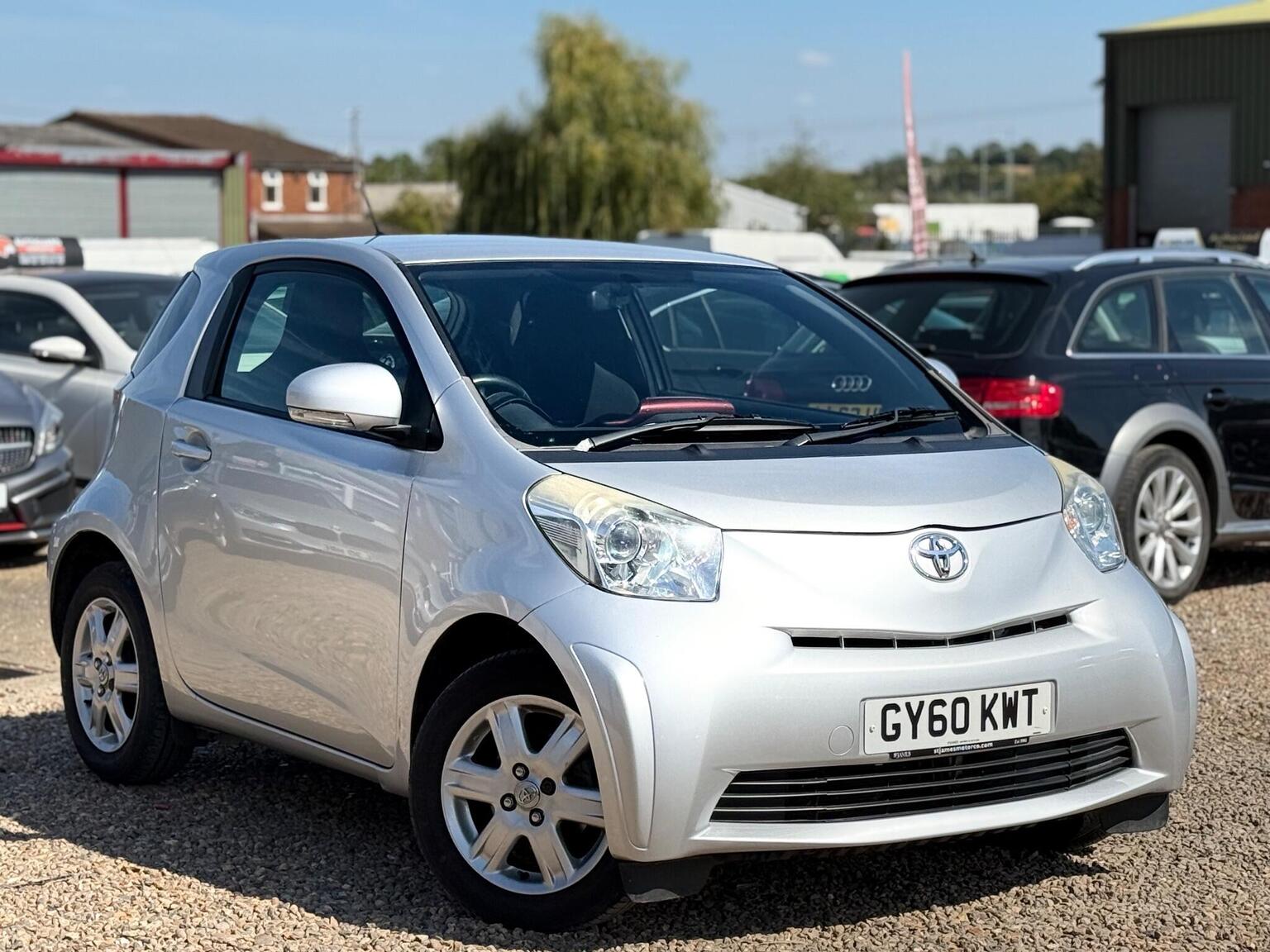 Toyota iQ - image 1 of 37