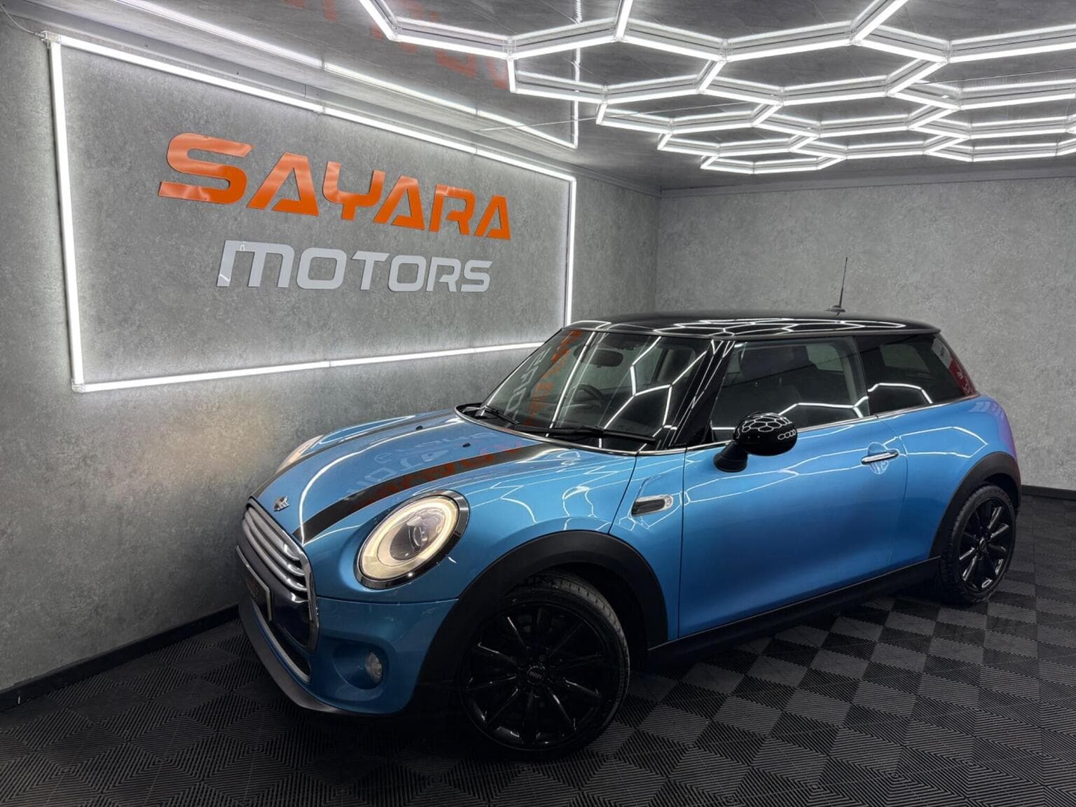 MINI Hatch - image 1 of 37