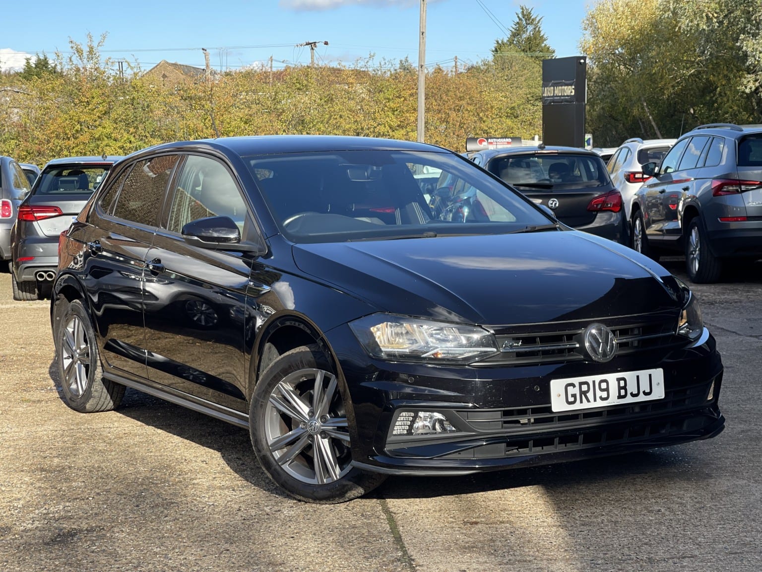 Volkswagen Polo - image 1 of 68