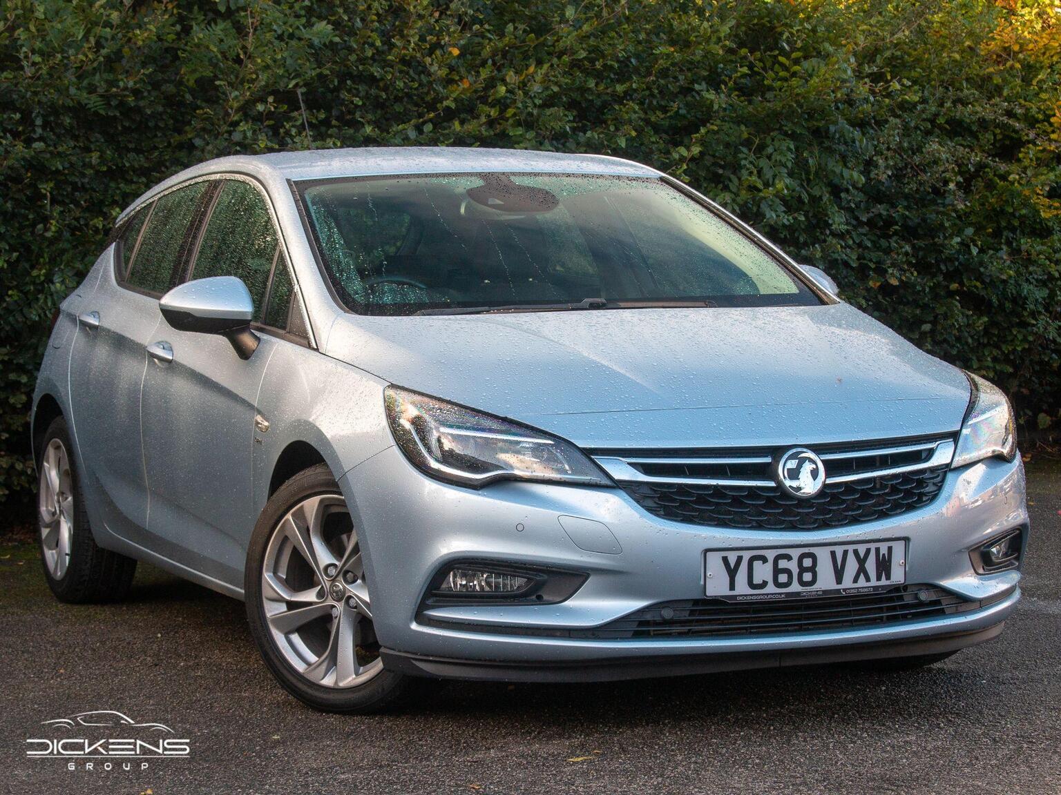 Vauxhall Astra - image 1 of 28