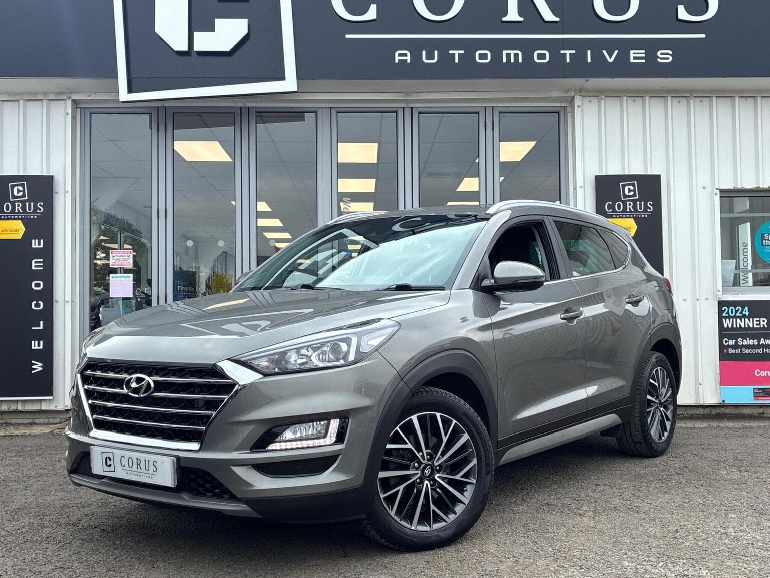 Hyundai Tucson - image 1 of 36
