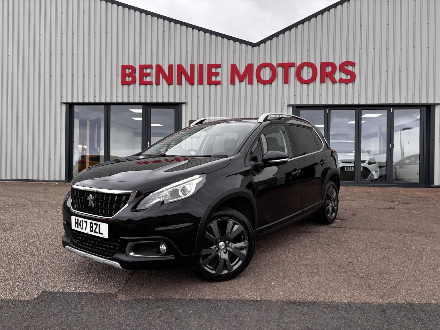 Peugeot 2008 - image 1 of 28