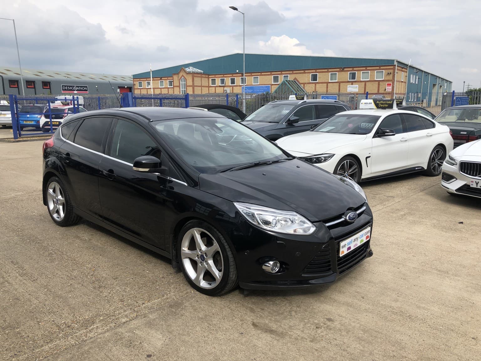 Ford Focus - image 1 of 28