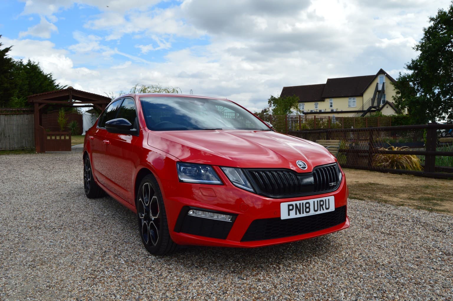 Skoda Octavia - image 1 of 37