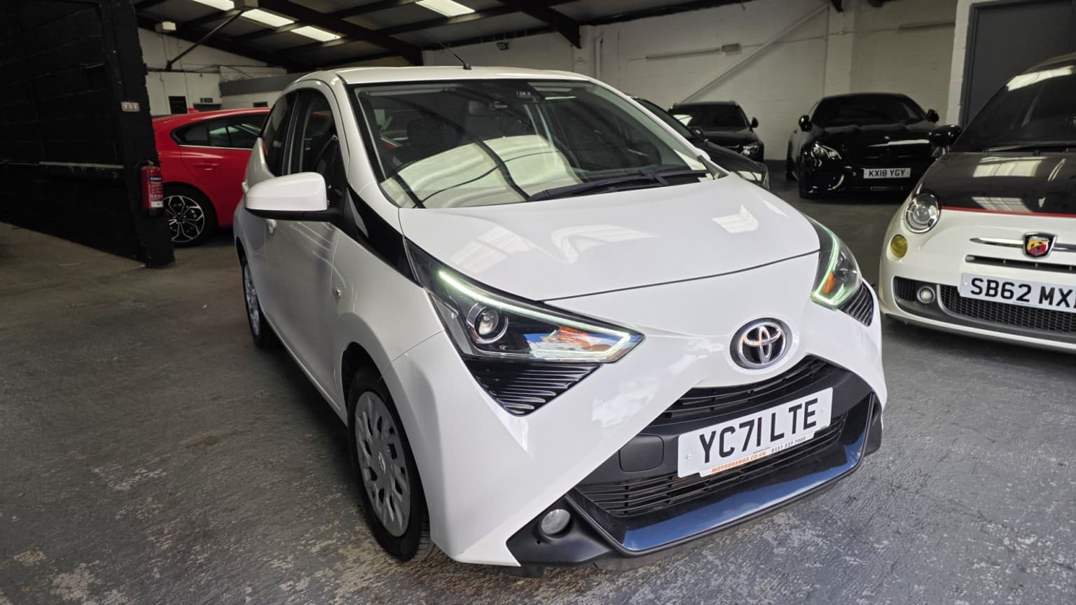 Toyota Aygo - image 1 of 13