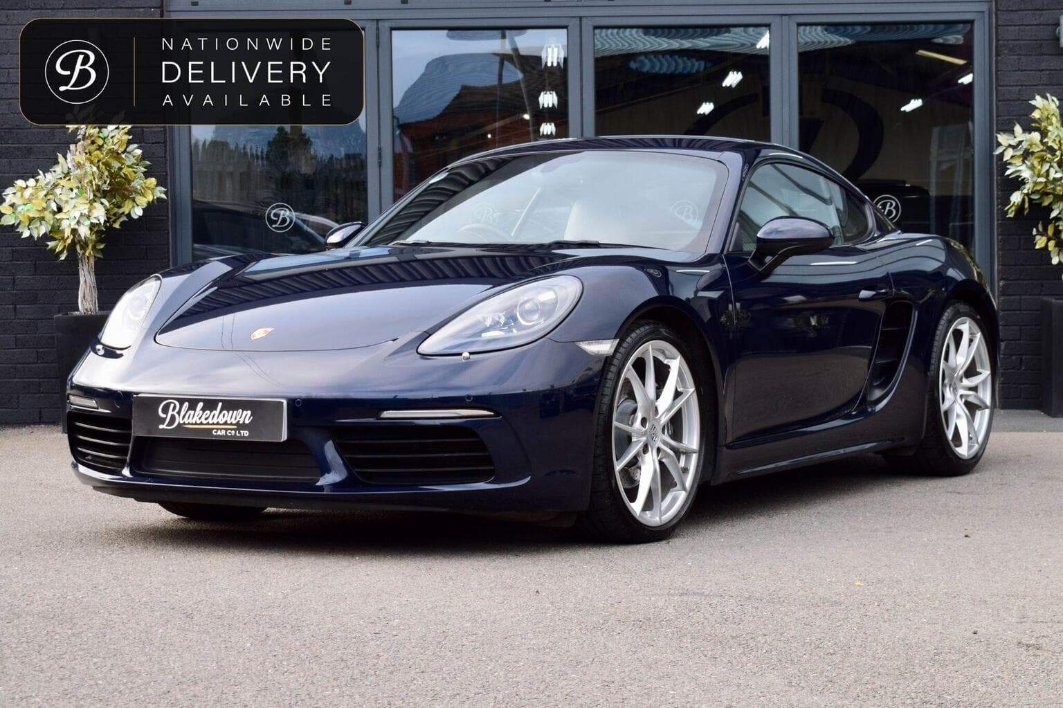 Porsche 718 Cayman - image 1 of 48