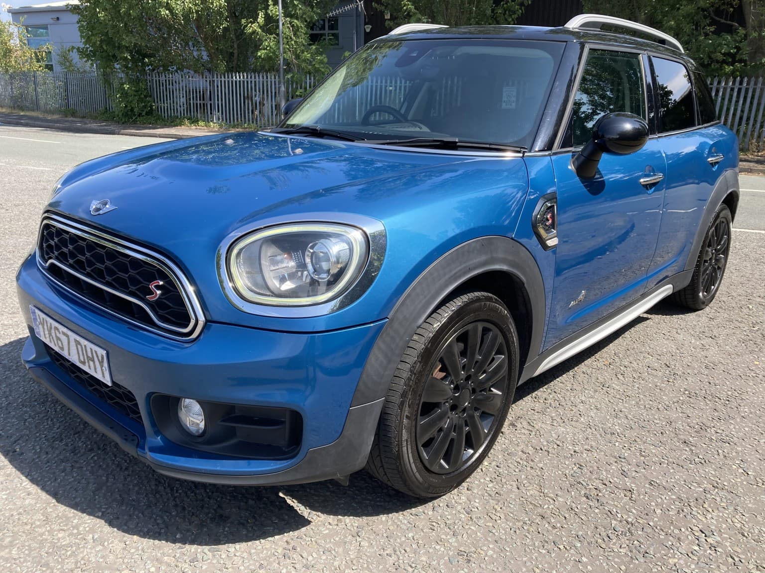 MINI Countryman - image 1 of 20