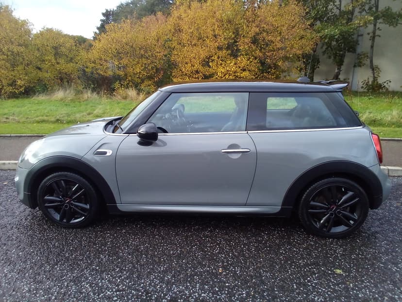 2019 MINI HATCH