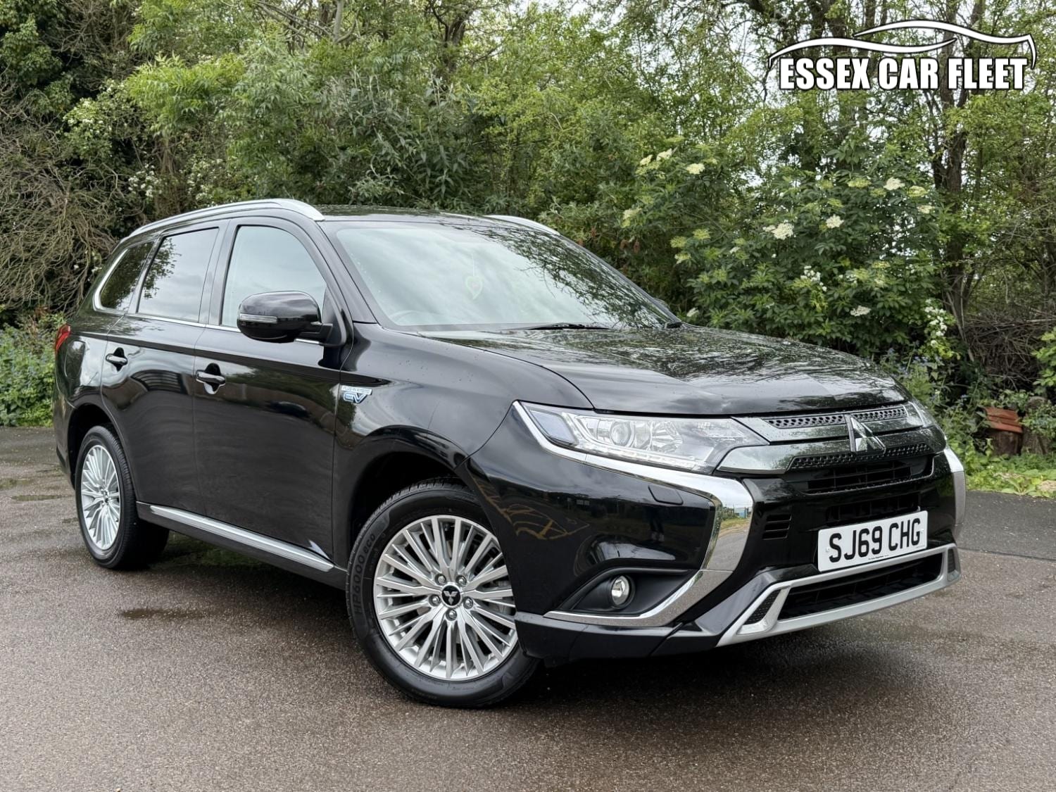Mitsubishi Outlander - image 1 of 30
