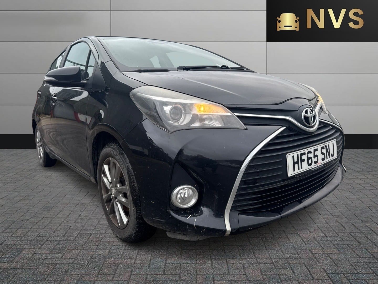 TOYOTA YARIS - image 1 of 10