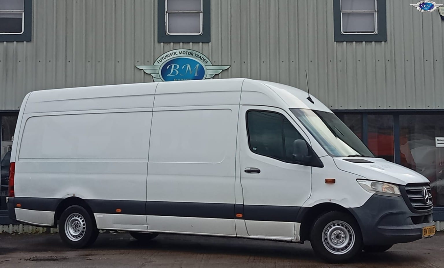 Mercedes-Benz Sprinter - image 1 of 21