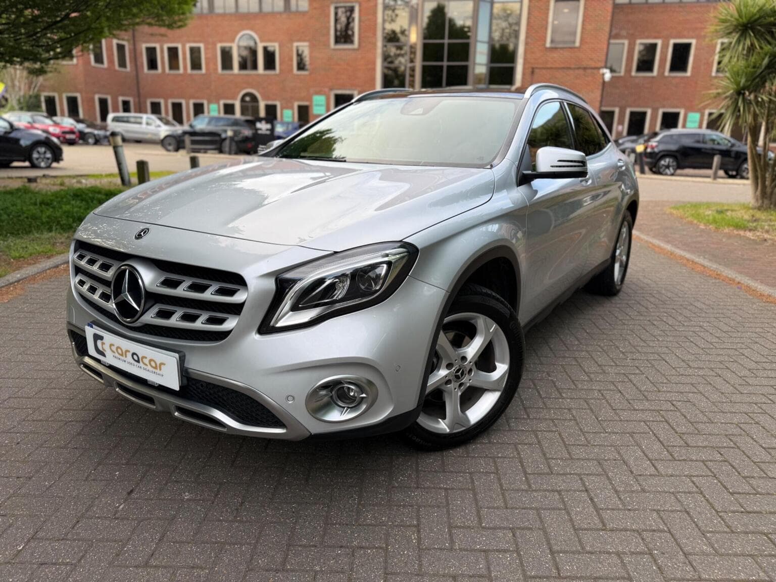 Mercedes-Benz GLA - image 1 of 61