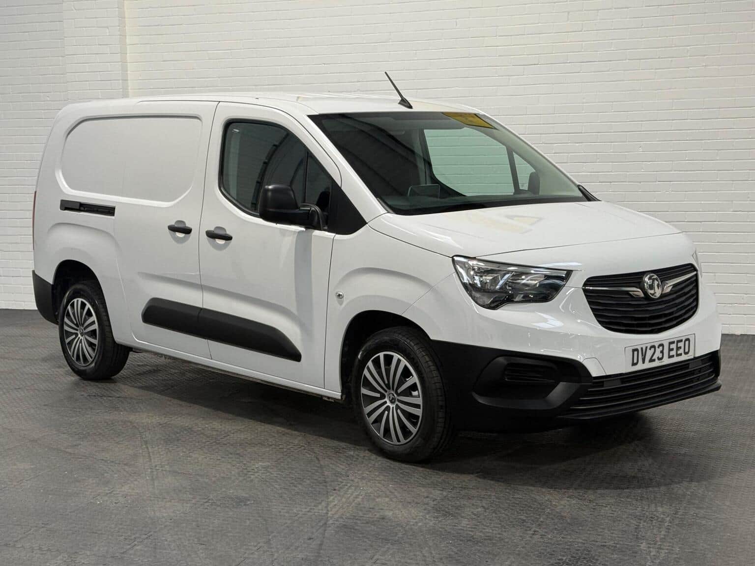 Vauxhall Combo - image 1 of 94