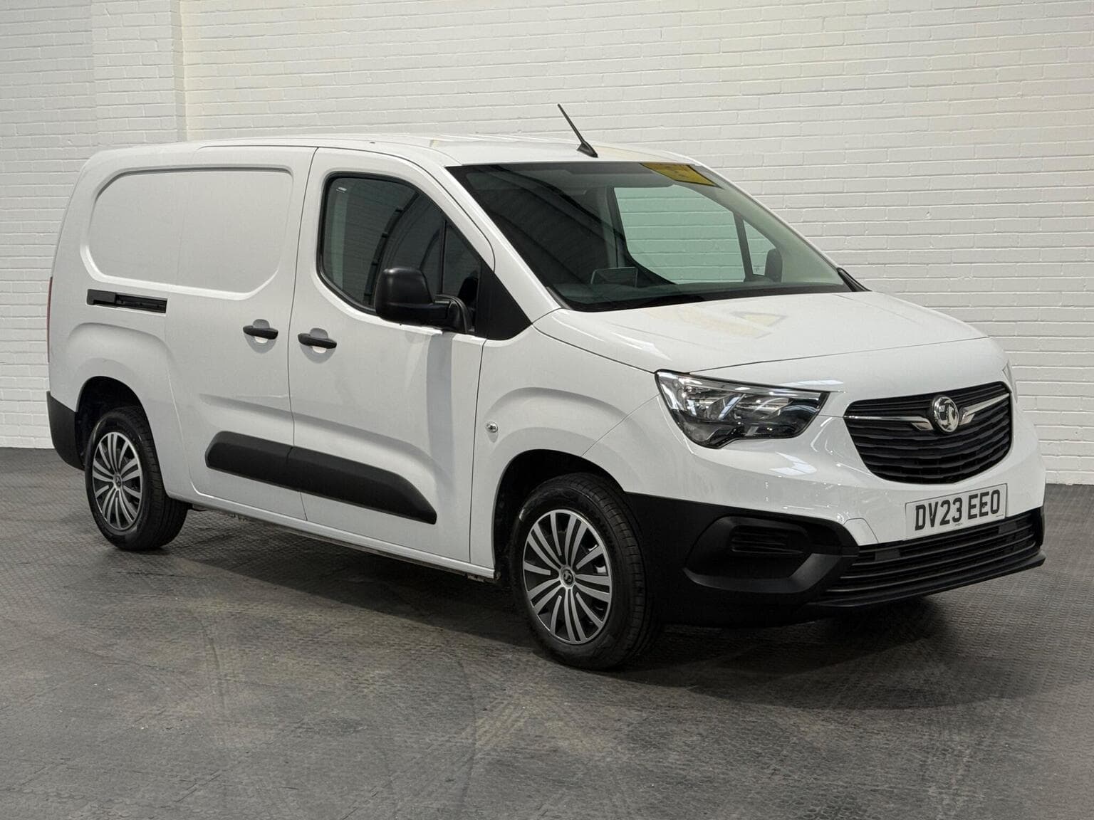 Vauxhall Combo - image 1 of 94