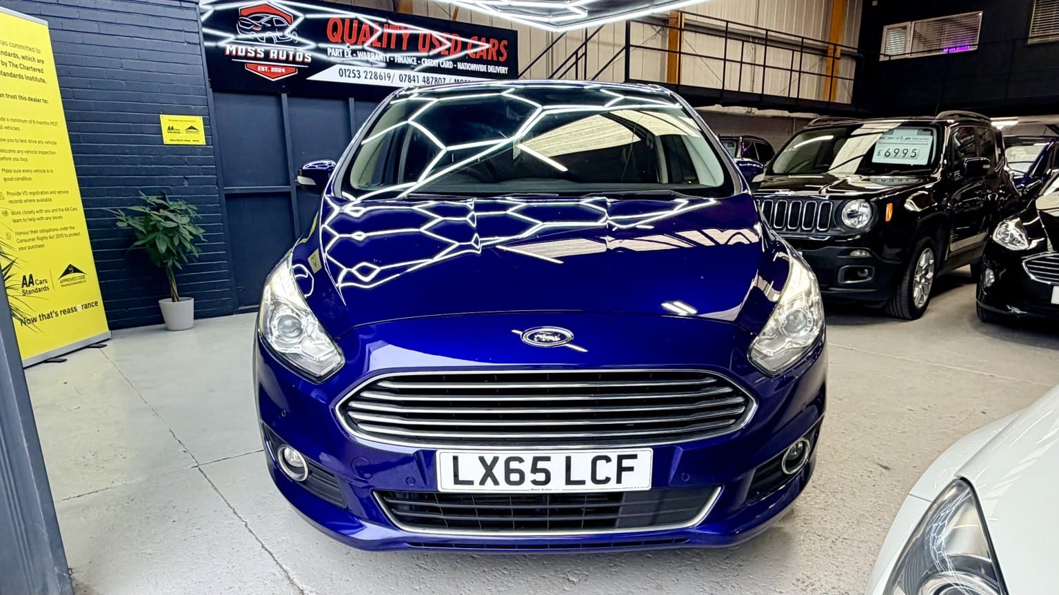 FORD S-MAX - image 1 of 30