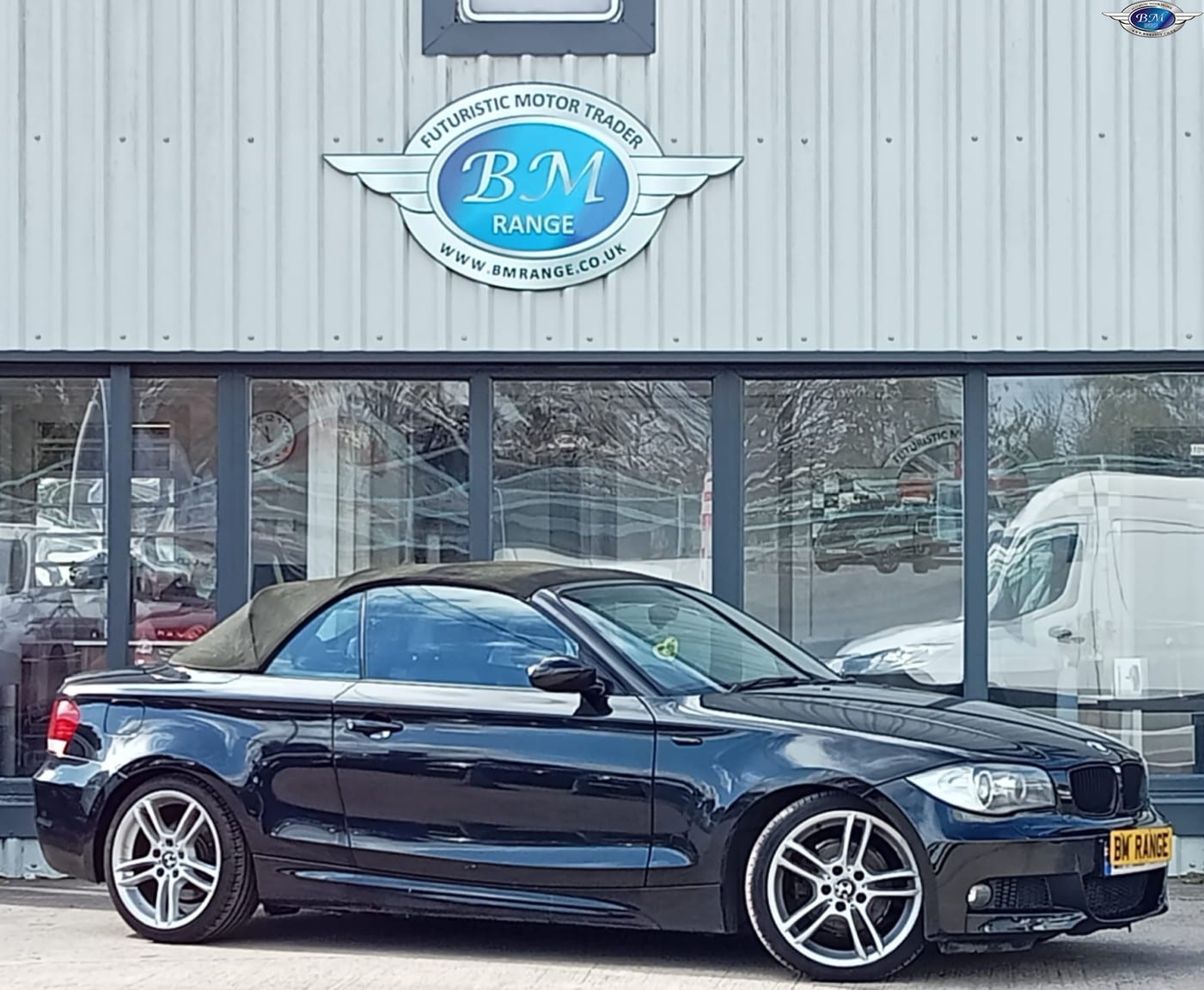 BMW 1 Series - image 1 of 19