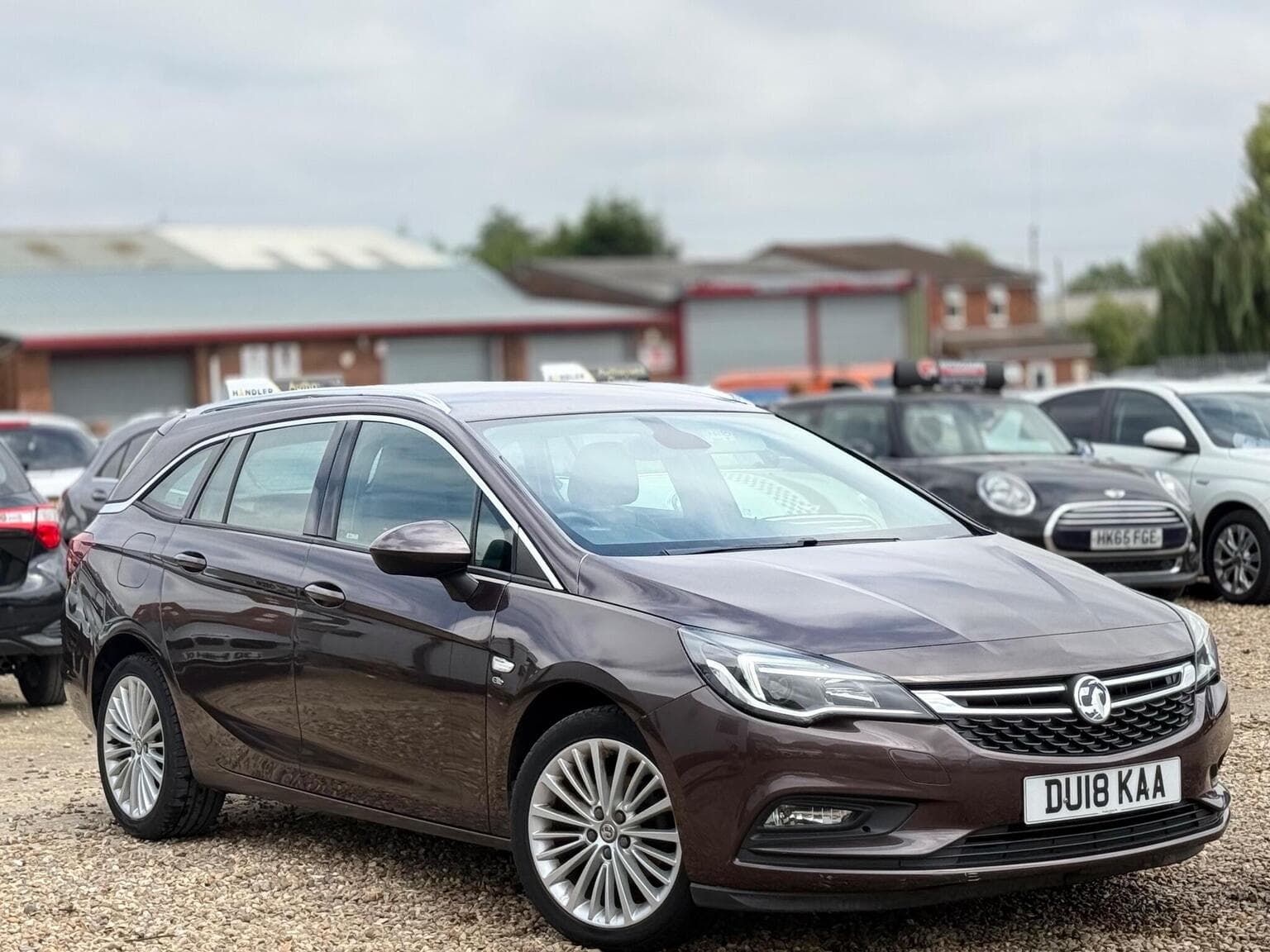 Vauxhall Astra - image 1 of 50