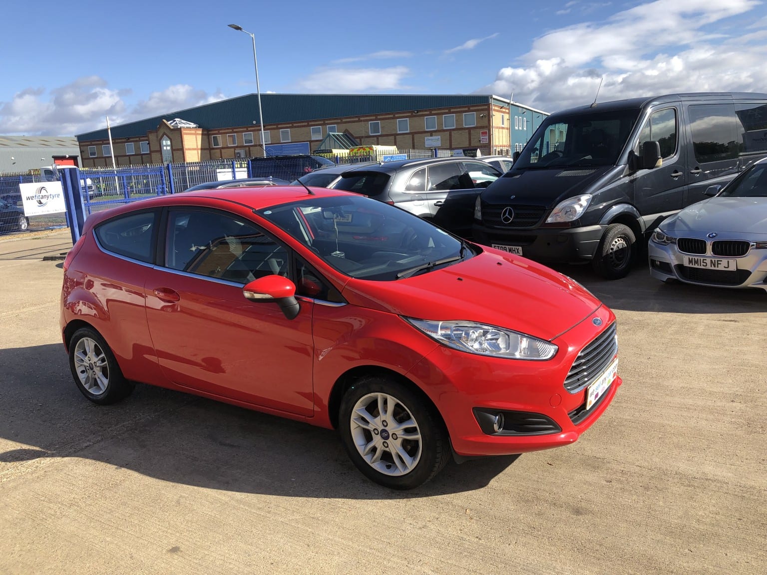 Ford Fiesta - image 1 of 30