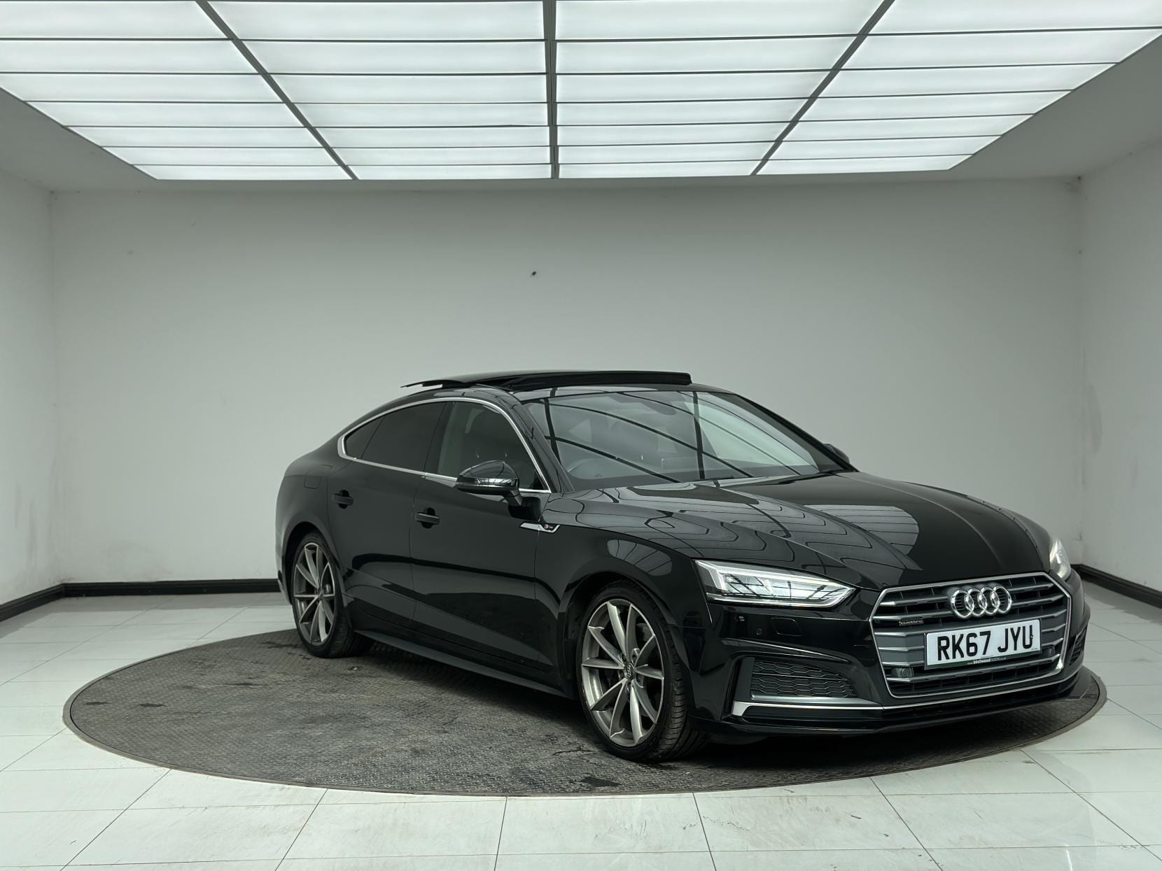 Audi A5 - image 1 of 52