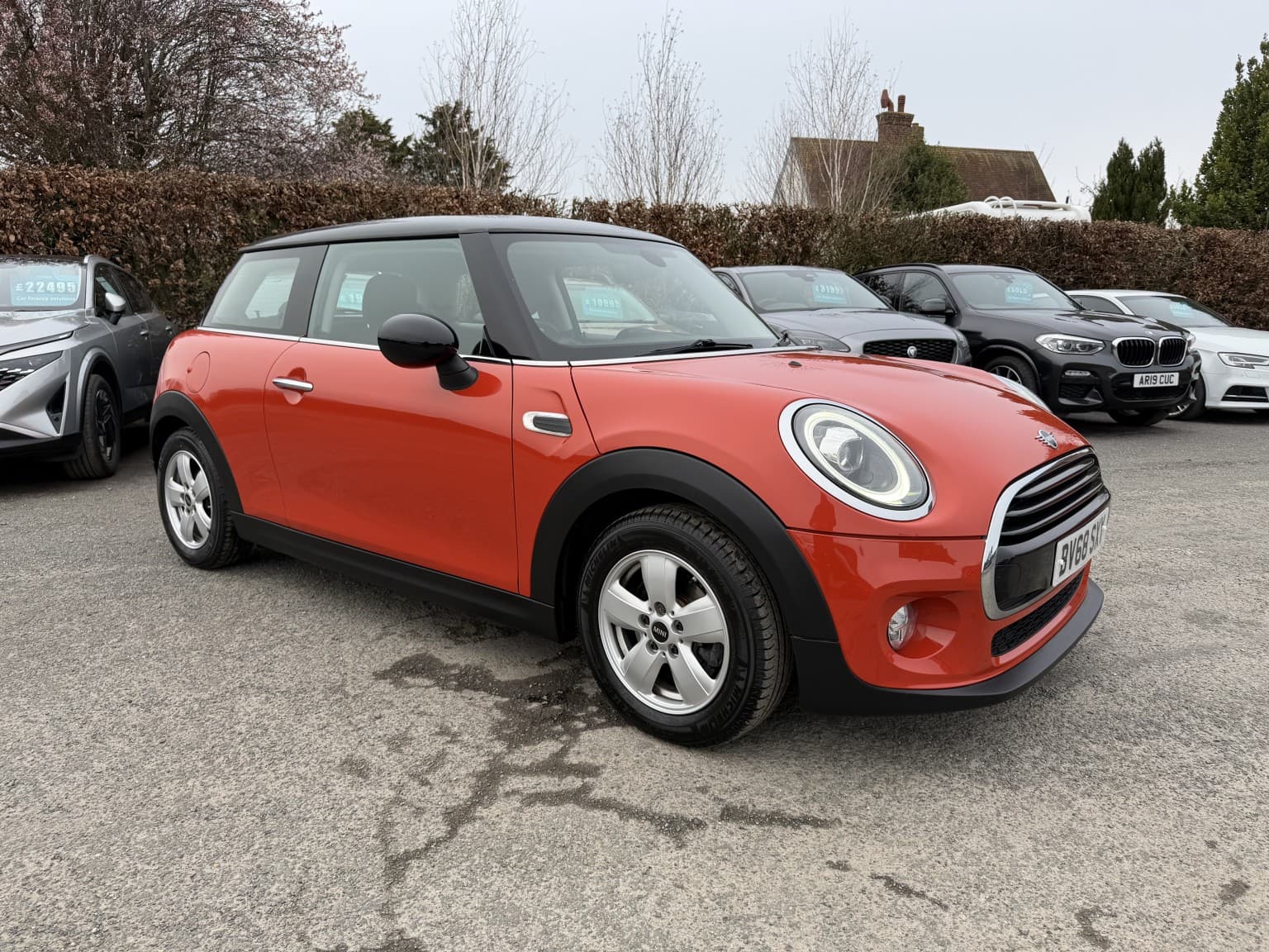 MINI Hatch - image 1 of 33