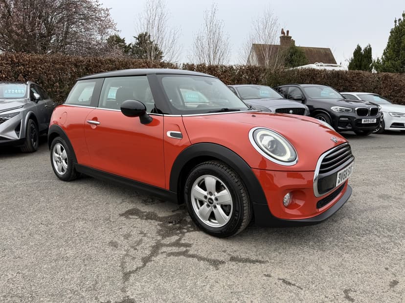 2018 MINI HATCH
